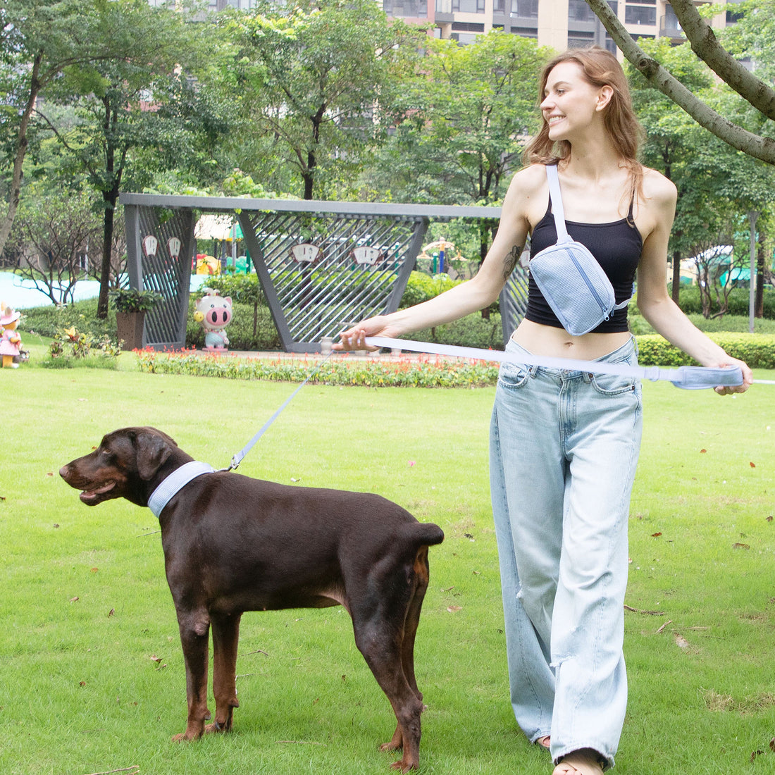 Hand Holding Rope Explosion-proof Chest