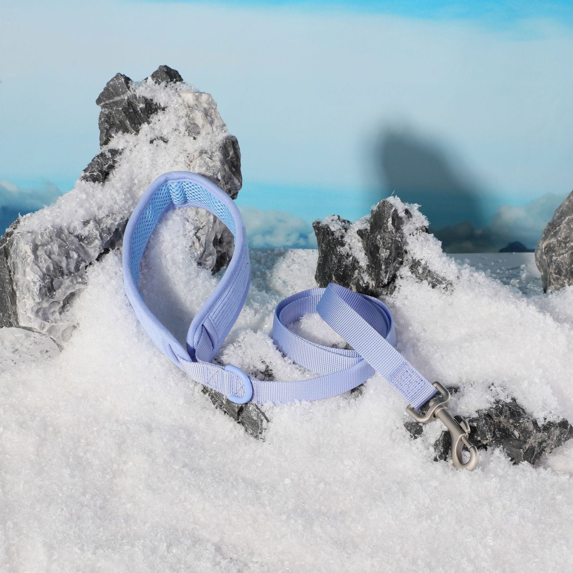 Hand Holding Rope Explosion-proof Chest