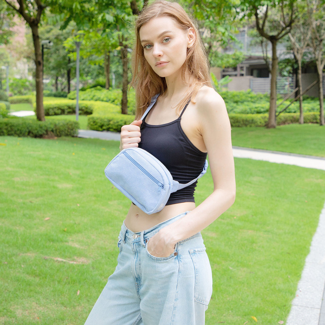 Hand Holding Rope Explosion-proof Chest